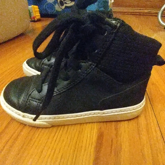 GAP Other - Gap shoes for toddler boys